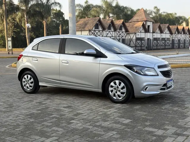 Carro Chevrolet Onix 2019 1.0 Joy SPE/4
