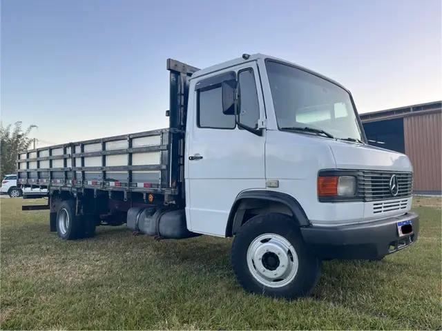 Caminhão Mercedes-Benz 709 1989 2 P