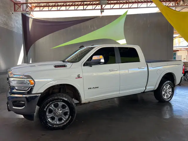 Carro RAM 2500 2021 Ram 2500 CD 6.7 4X4 Laramie