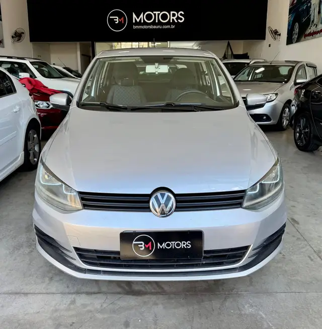 Carro Volkswagen Fox 2015 Trendline 1.0 TEC (Flex)