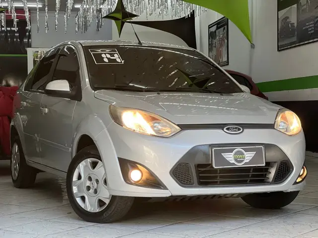 Carro Ford Fiesta Sedan 2014 SE Plus 1.6 RoCam (Flex)