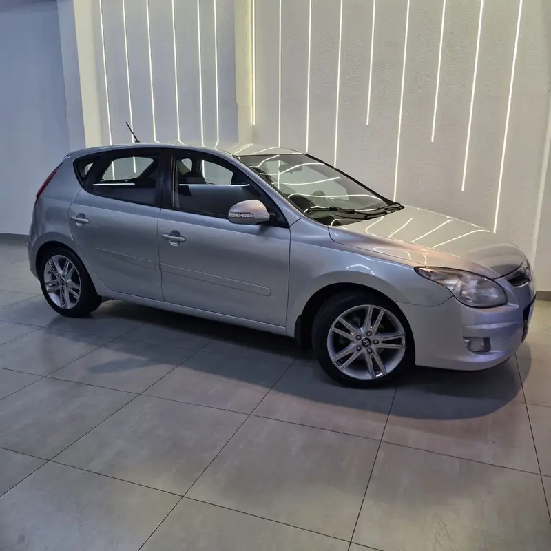 Hyundai i30 GLS 2.0 16V (aut)