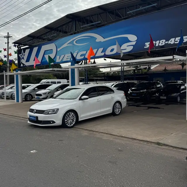 Carro Volkswagen Jetta 2013 2.0 TSI Highline DSG