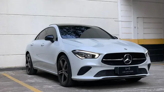Carro Mercedes-Benz CLA 250  2023 2.0 CGI Gasolina 4MATIC (Aut)