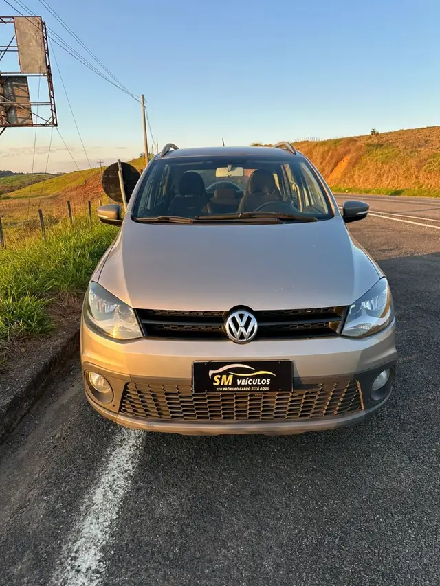 Carro Volkswagen CrossFox 2012 1.6 VHT (Flex)
