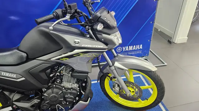 Moto Yamaha YBR 150 Factor 2025 DX