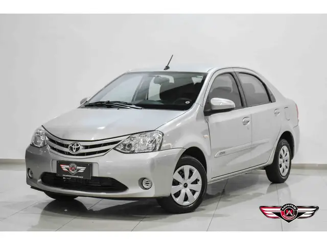 Carro Toyota Etios Sedan 2017 XS 1.5 (Aut) (Flex)