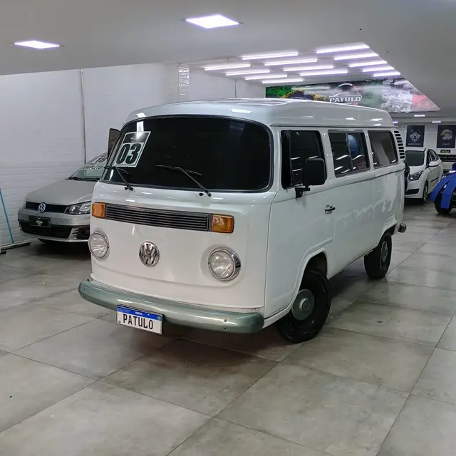 Carro Volkswagen Kombi 2003 Standard 1.6