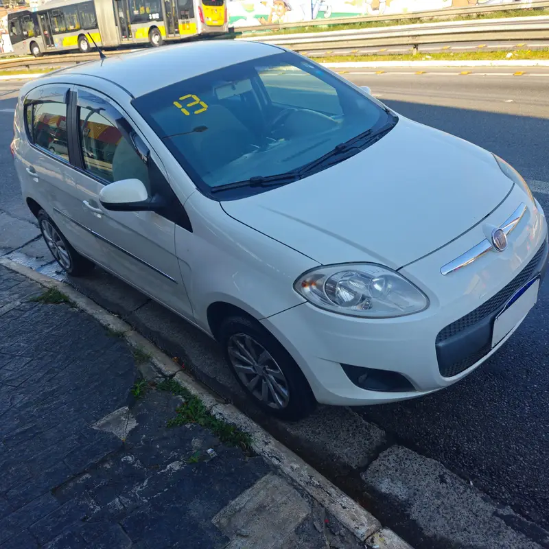 Fiat Palio Essence 1.6 16V (Flex)