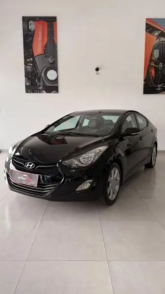 Carro Hyundai Elantra 2013 Sedan 1.8 GLS (aut)