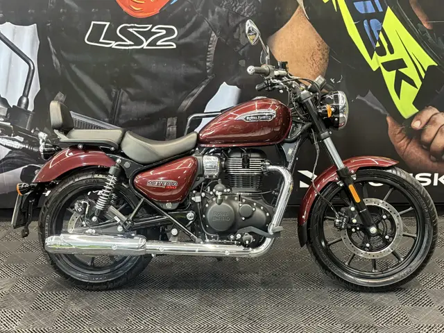 Moto Royal Enfield Meteor 350 2025 Stellar