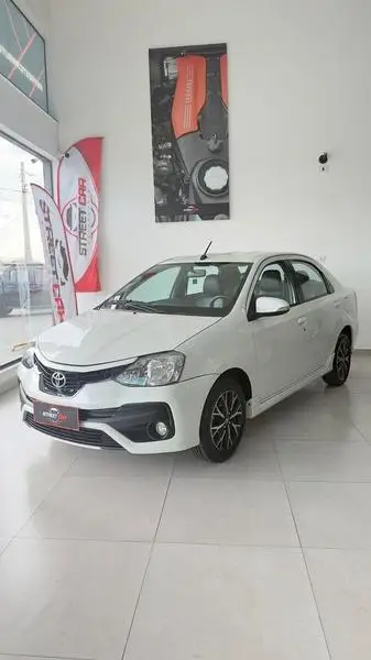 Carro Toyota Etios 2018 Platinum 1.5 (Aut) (Flex)