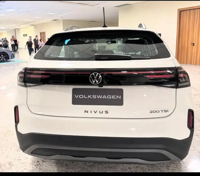 Carro Volkswagen Nivus 2025 Highline 200 TSI