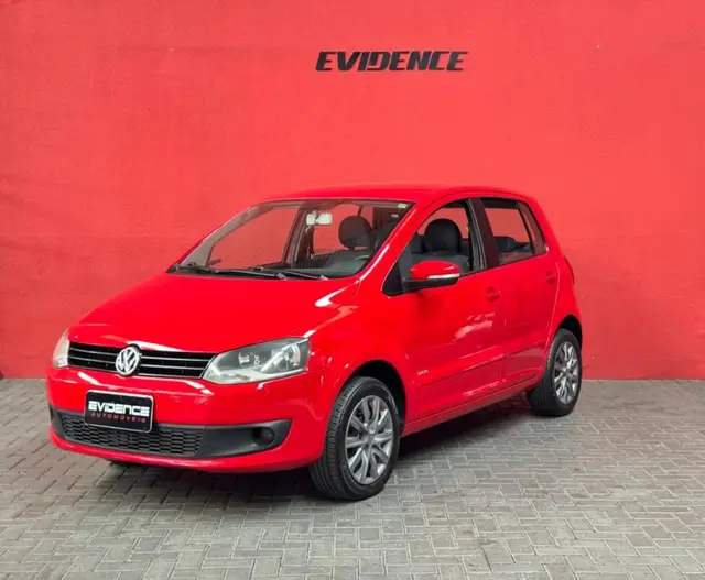 Carro Volkswagen Fox 2014 1.0 TEC (Flex) 4p