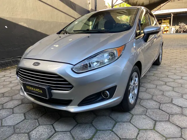 Carro Ford New Fiesta Sedan 2015 1.6 SE PowerShift (Flex)