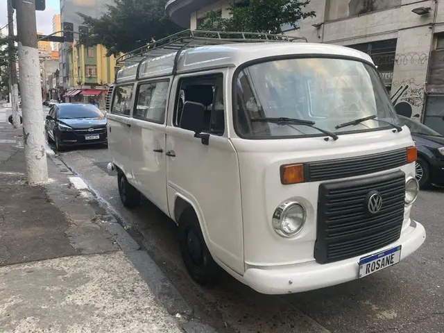 Carro Volkswagen Kombi Furgão 2011 Kombi Furgao 1.4 (Flex)