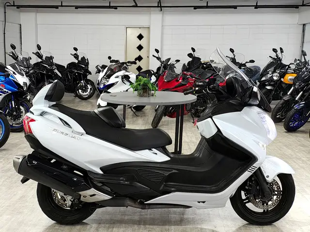 Moto Suzuki Burgman 2017 650 Executive