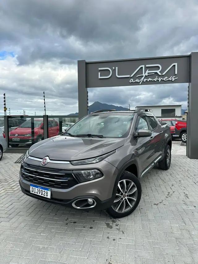 Carro Fiat Toro 2018 Freedom 2.4 TigerShark AT9 (Flex)