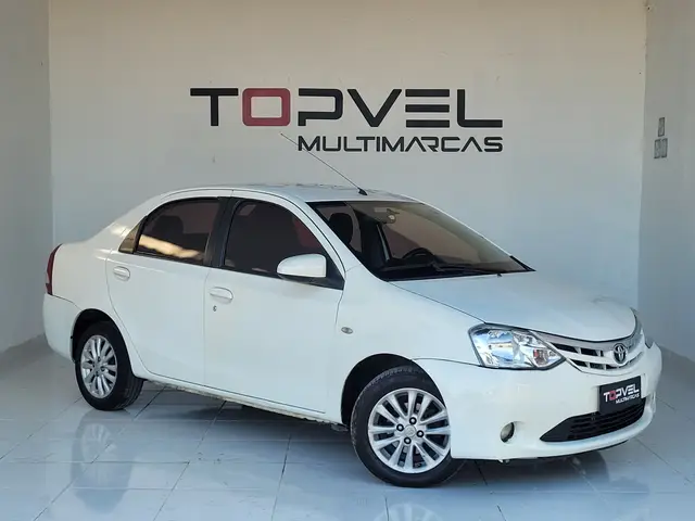 Carro Toyota Etios Sedan 2015 X 1.5 (Flex)
