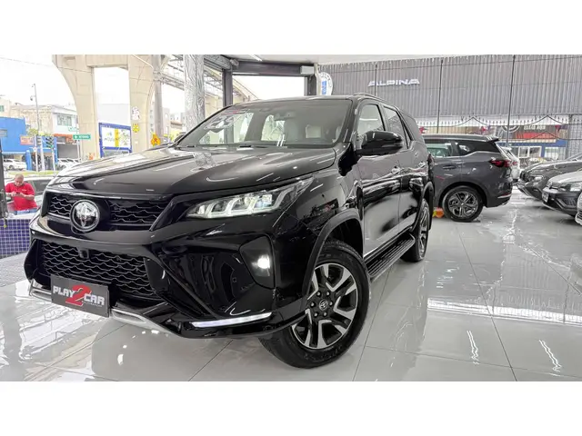 Carro Toyota SW4 2025 Diamond  2.8 Turbodiesel 4x4 (Aut.)