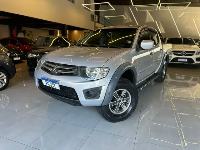 Carro Mitsubishi L200 Triton 2013 GL 3.2 CD TB Int. Dies. Mec.