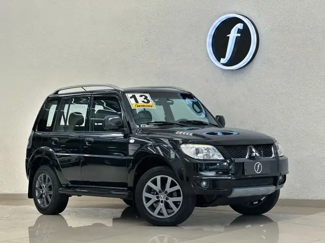 Carro Mitsubishi Pajero TR4 2013 2.0 16V 4x2 (Flex)