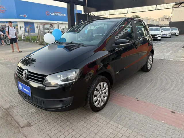 Carro Volkswagen Fox 2014 1.0 TEC (Flex) 4p
