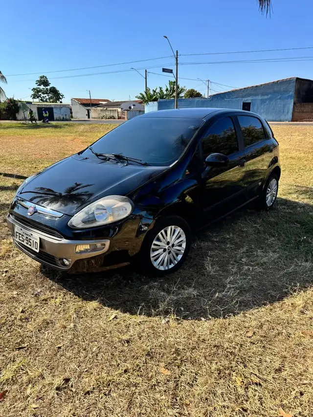 Carro Fiat Punto 2013 Essence 1.6 16V (Flex)