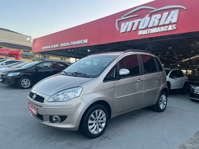 Carro Fiat Idea 2011 Attractive 1.4 8V (Flex)
