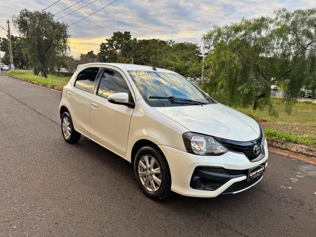 Carro Toyota Etios Sedan 2019 X 1.5 (Flex)