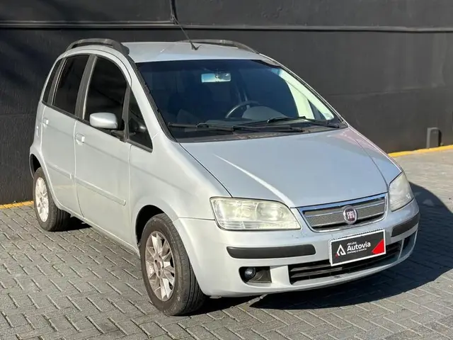 Carro Fiat Idea 2010 Adventure 1.8 (Flex)