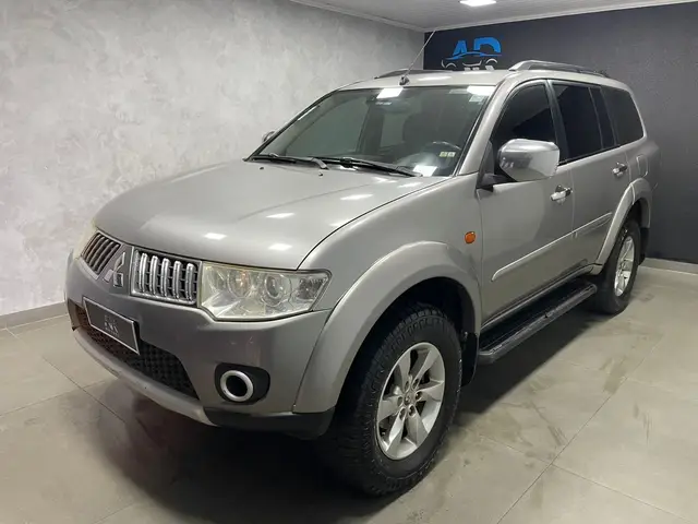 Carro Mitsubishi Pajero Dakar 2013 3.2 4WD (Aut)