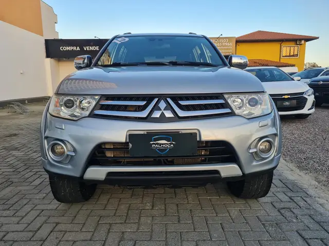 Carro Mitsubishi Pajero Dakar 2015 3.2 4WD (Aut)