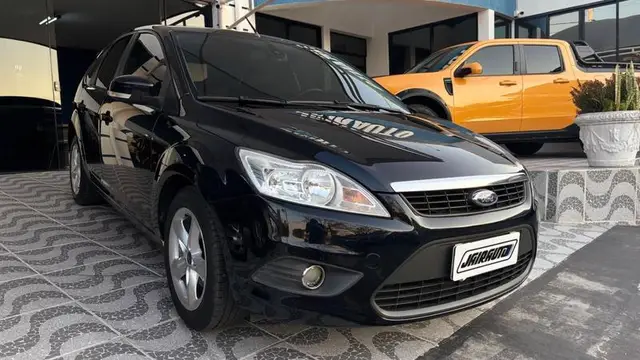 Carro Ford Focus Hatch 2013 GLX 2.0 16V (Flex) (Aut)