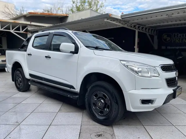 Carro Chevrolet S10 Cabine Dupla 2013 S10 LS 2.8 diesel (Cab Dupla) 4x2
