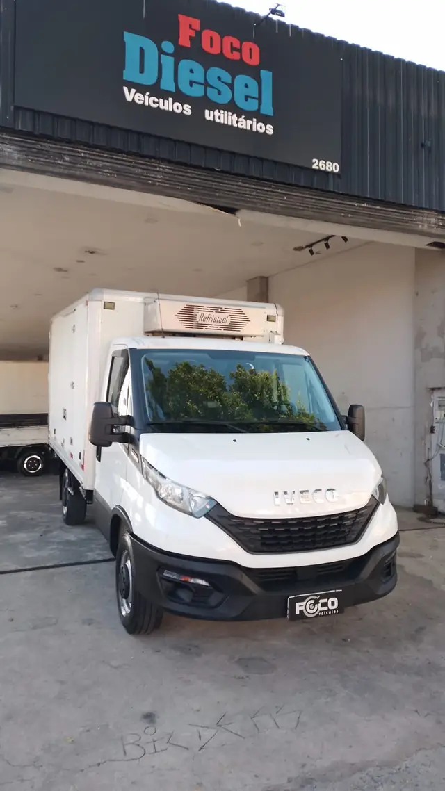 Carro Iveco Daily Chassi 2021 35-150 Curto 3.0 (Diesel)