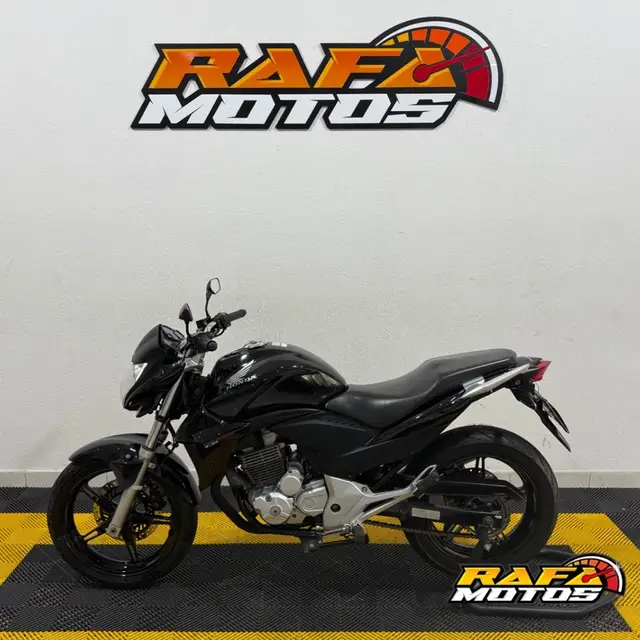 Moto Honda CB 300R 2013 Standard