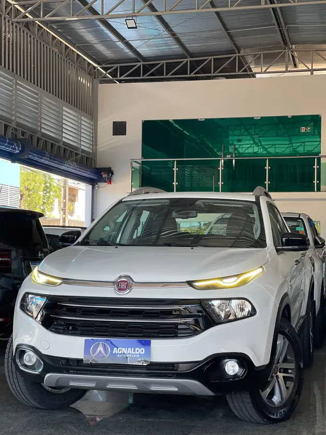 Carro Fiat Toro 2018 Volcano 2.0 diesel AT9 4x4