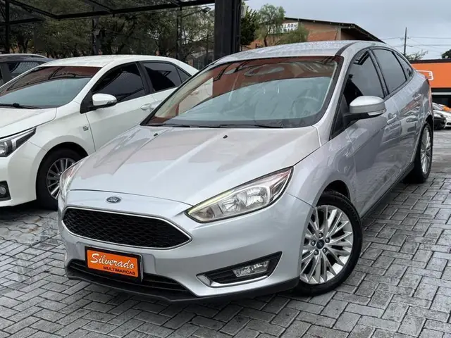 Carro Ford Focus Sedan 2018 SE 2.0 PowerShift