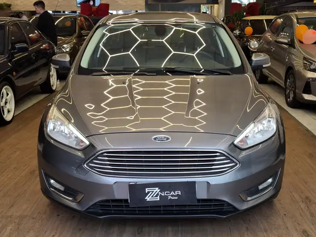 Carro Ford Focus Hatch 2017 Titanium Plus 2.0 PowerShift