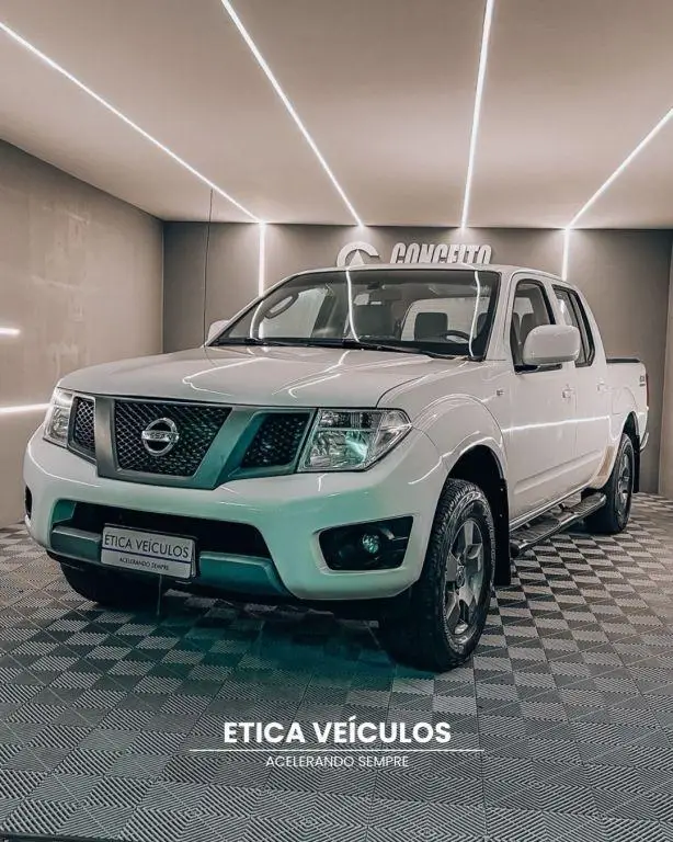 Carro Nissan Frontier 2015 2.5 TD CD 4x4 S