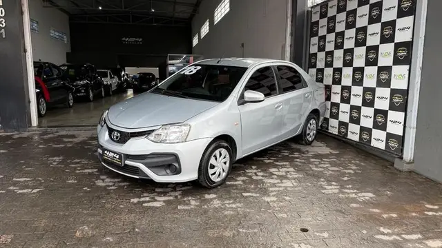 Carro Toyota Etios 2018 XS 1.5 (Aut) (Flex)