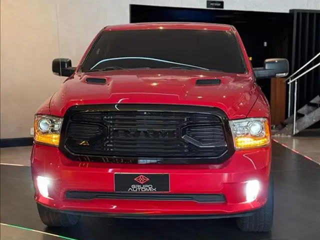 Carro RAM Classic 2022 Laramie 5.7