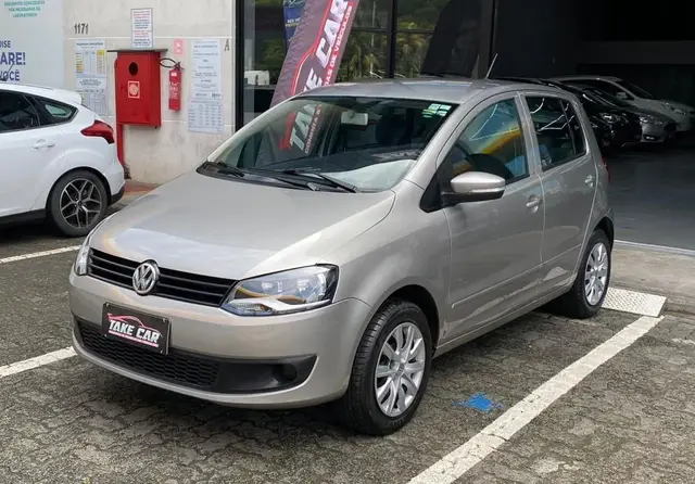 Carro Volkswagen Fox 2012 1.0 VHT (Flex) 4p