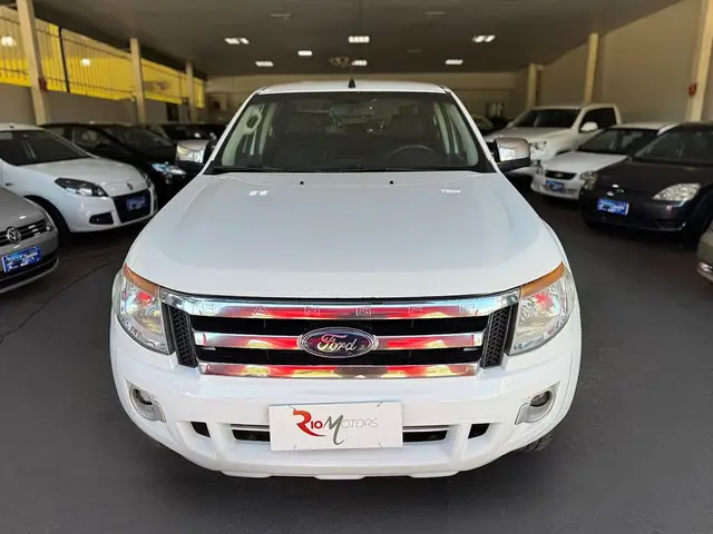 Carro Ford Ranger Cabine Dupla 2014 Ranger 3.2 XLT CD 4x4 (Aut)