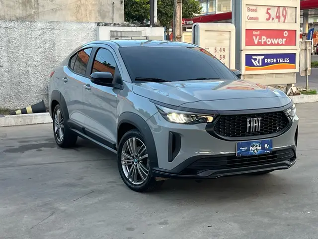 Carro Fiat Fastback 2024 Turbo 200