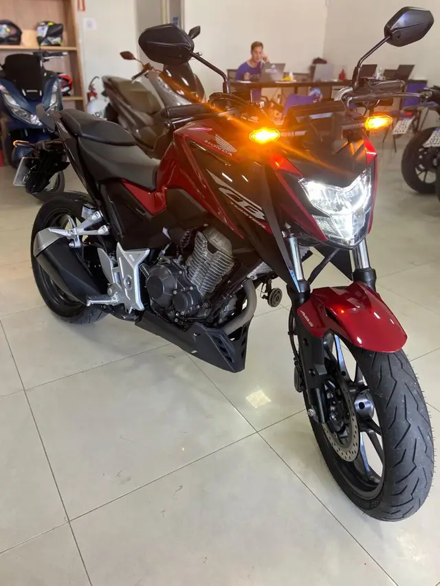 Moto Honda CB 300F Twister 2025 (CBS)