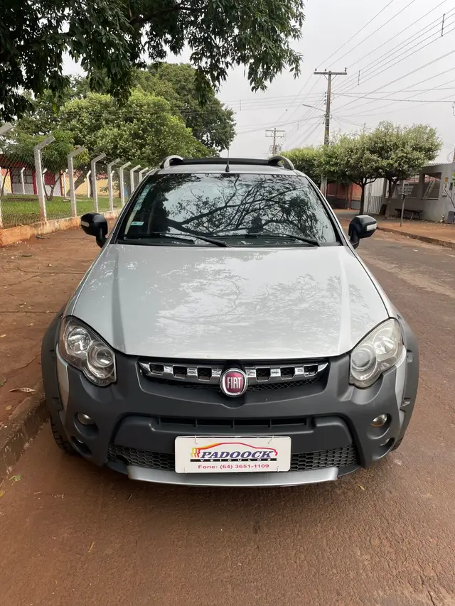 Carro Fiat Strada 2015 Adv.1.8 16V Dualogic Flex CD