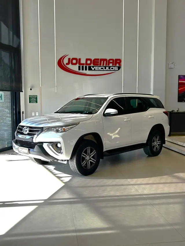 Carro Toyota SW4 2017 2.7 SR 5L 4x2 (Aut) (Flex)