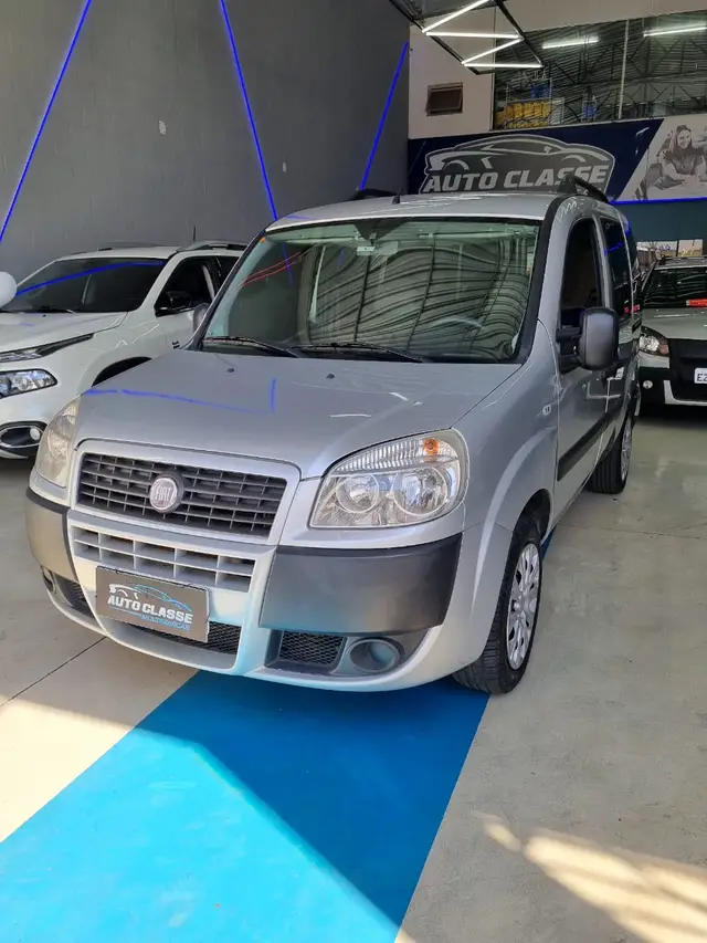 Carro Fiat Doblò 2020 Essence 1.8 16V (Flex)